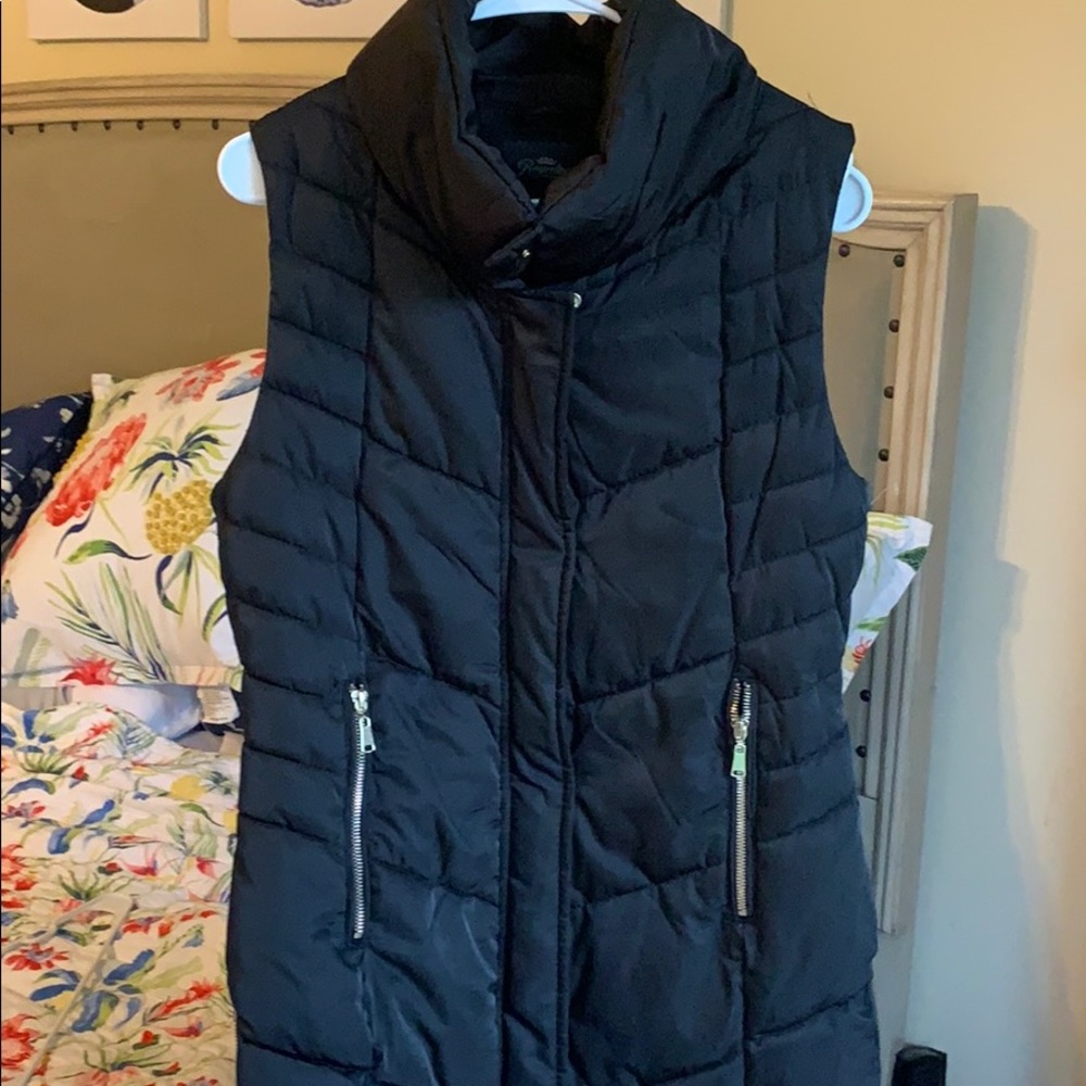 Black puffer vest jacked (long)
